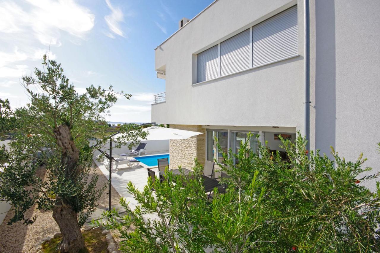 Apartment Laura ปริฟลากา ภายนอก รูปภาพ