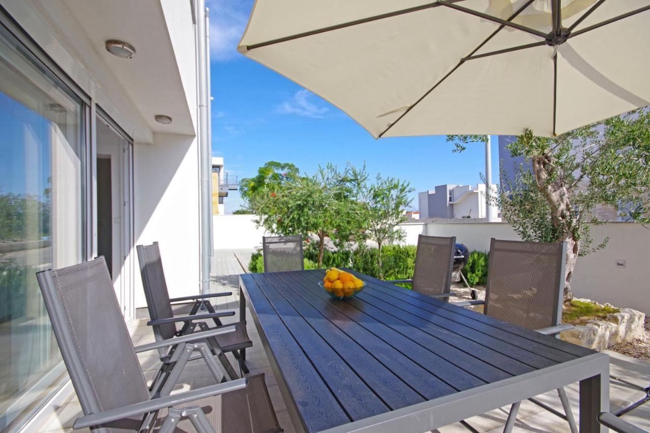 Apartment Laura ปริฟลากา ภายนอก รูปภาพ