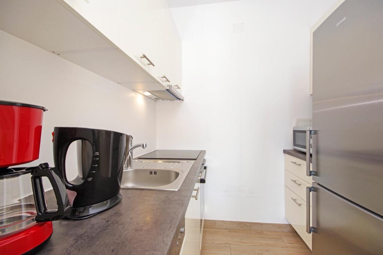 Apartment Laura ปริฟลากา ภายนอก รูปภาพ