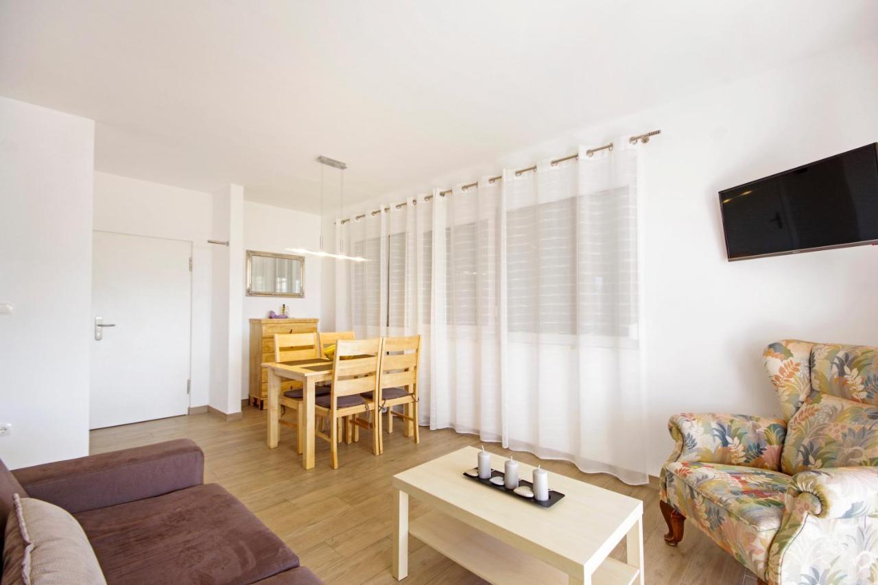Apartment Laura ปริฟลากา ภายนอก รูปภาพ