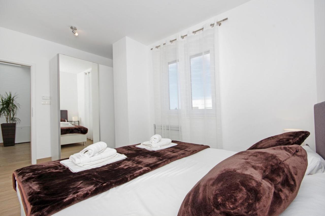 Apartment Laura ปริฟลากา ภายนอก รูปภาพ