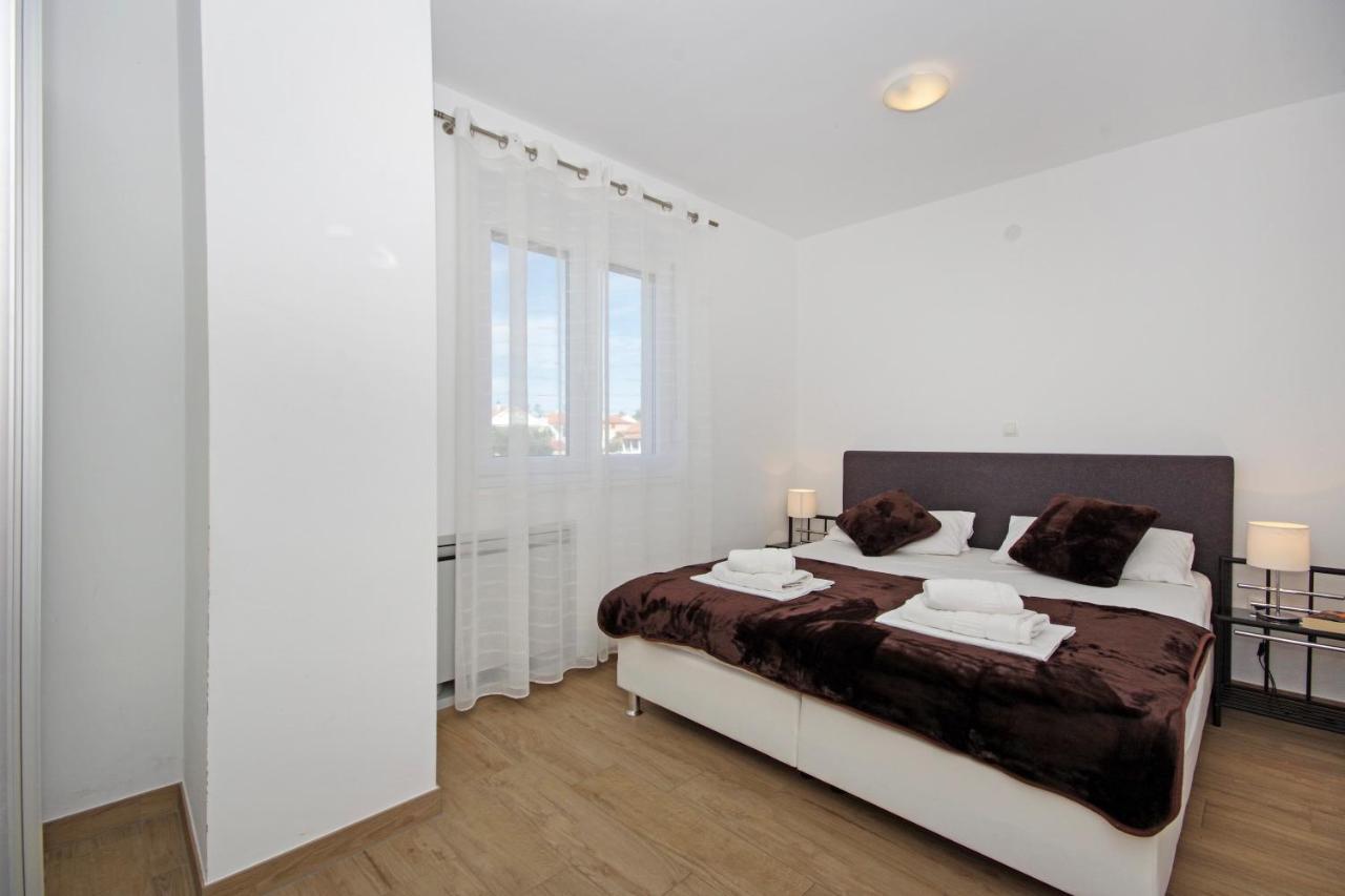 Apartment Laura ปริฟลากา ภายนอก รูปภาพ