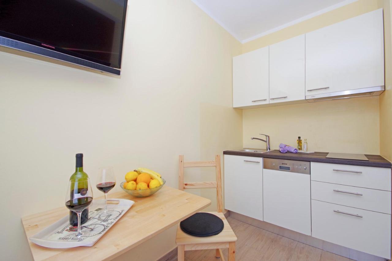 Apartment Laura ปริฟลากา ภายนอก รูปภาพ