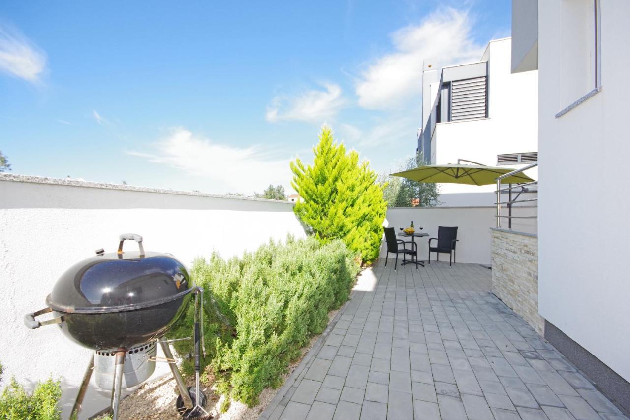 Apartment Laura ปริฟลากา ภายนอก รูปภาพ