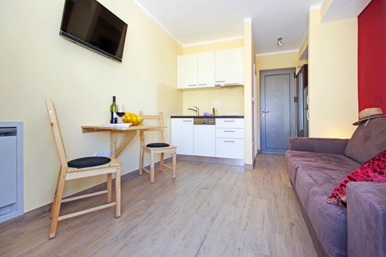 Apartment Laura ปริฟลากา ภายนอก รูปภาพ