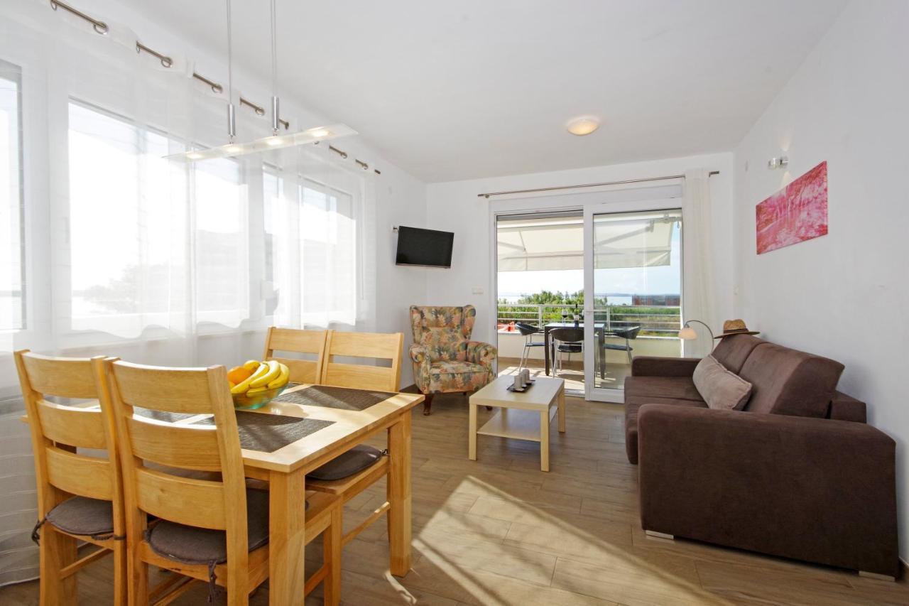 Apartment Laura ปริฟลากา ภายนอก รูปภาพ